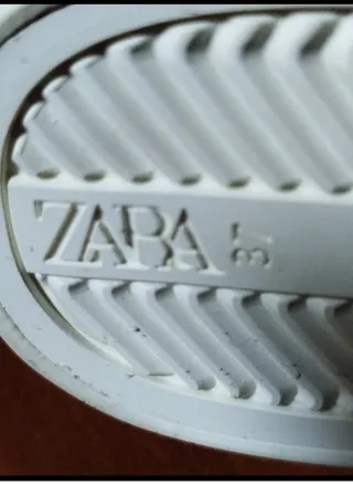 Zapatillas Zara Beige y Blancas