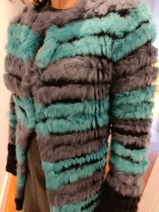 Abrigo de pelo rayas gris y turquesa