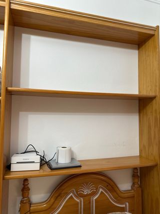 Estantería de pared de madera