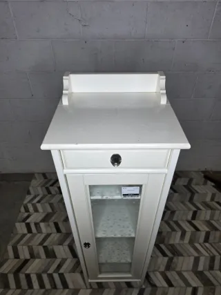 Vitrina alta madera blanca y puerta cristal