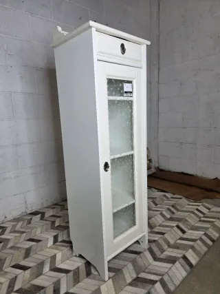 Vitrina alta madera blanca y puerta cristal