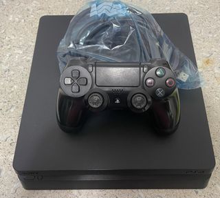 PS4 Slim Sony Negra + Mando