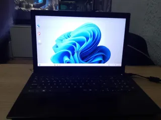 Portátil Medion P6685