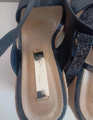 Sandalias cuña negras y grises