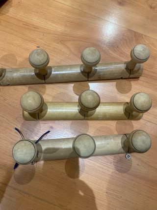 Percheros de madera rústicos