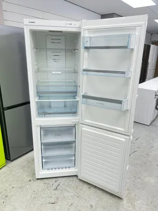 NEVERA COMBI BOSCH NO FROST ENERGÍA A+