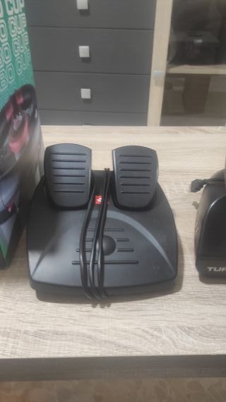 Volante Turbo Cup para Nintendo Switch y PC