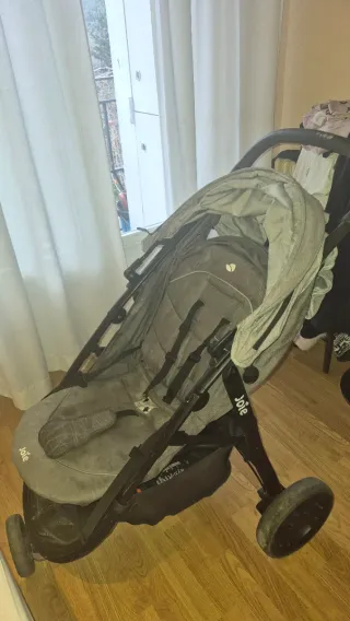 Silla de paseo Joie gris