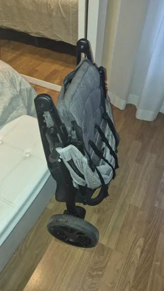 Silla de paseo Joie gris