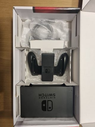 Nintendo Switch + Zelda Tears of the Kingdom