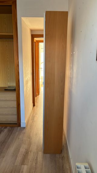 Mobile da sala da pranzo in legno e vetro