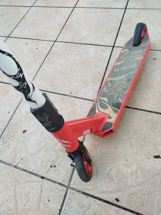Patinete de Skate Rojo