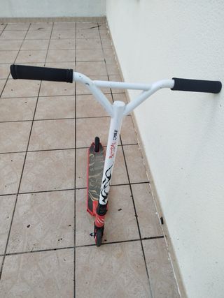 Patinete de Skate Rojo