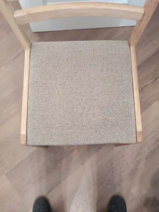 Juego de 4 sillas de madera