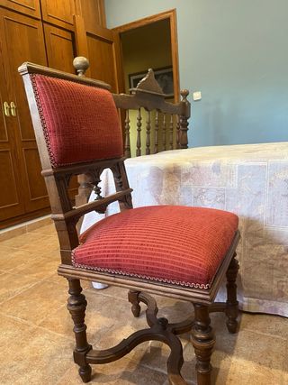 Sillas de madera antiguas restauradas totalmente