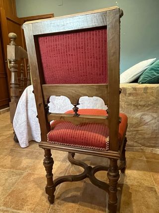 Sillas de madera antiguas restauradas totalmente