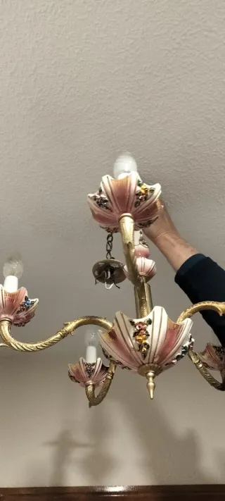 Lámpara de porcelana vintage dorada y rosa