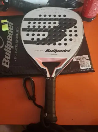 Set di padel: racchette, borsa e scatole