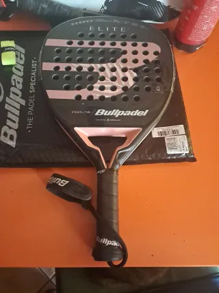 Set di padel: racchette, borsa e scatole