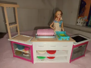 Cocina de Barbie con accesorios