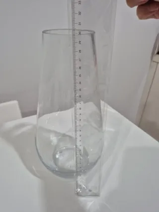 Jarra de vidro transparente