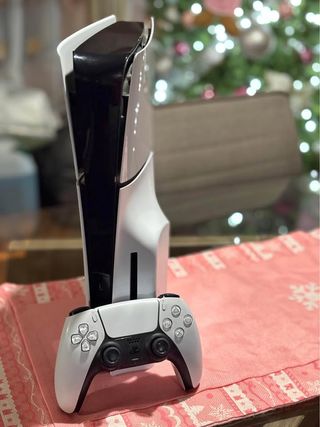 Sony PS5 Slim Negra y Blanca