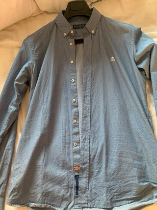 Camisa Scalpers azul con estampado. Talla 39