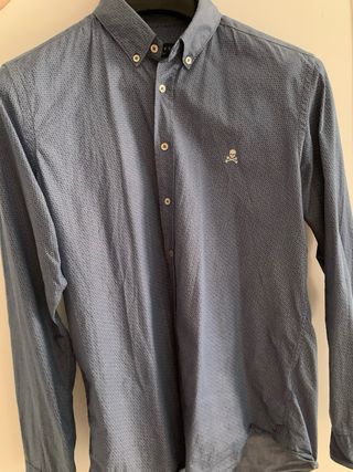 Camisa Scalpers azul con estampado. Talla 39