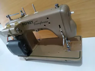 Máquina de coser Refrey 427 Transforma