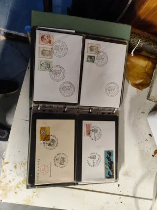 Cartoline e francobolli