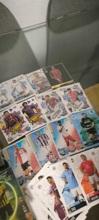 Lata + Lote de cromos Match Attax