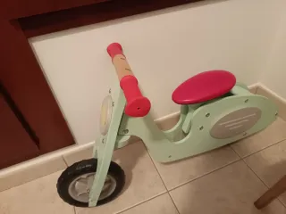 Moto de madera para niños