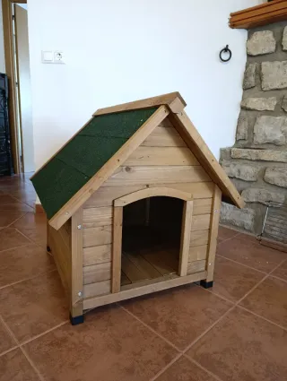 Casa para mascotas de madera