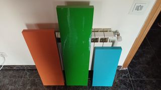 Baldas estanterías de colores