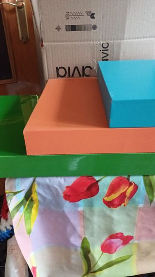 Baldas estanterías de colores