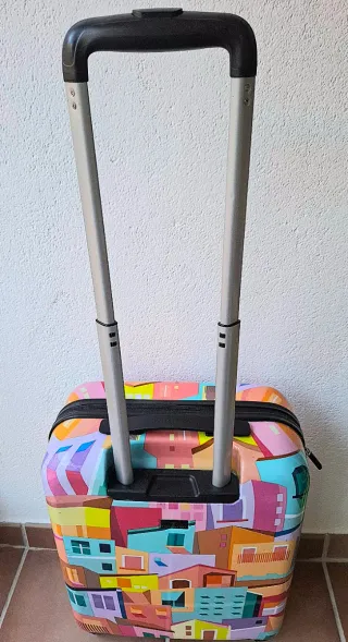 maleta Cabina Rígida 4 Ruedas Mango Extensible