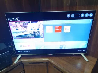 Smart TV LG 40 Modelo 40UB800V-ZA 4K