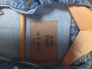 Chaqueta vaquera desgastada