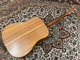 Guitarra Taylor 110e Satin Sunburst