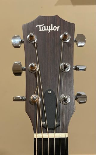 Guitarra Taylor 110e Satin Sunburst