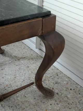 Dos mesitas auxiliares vintage con mármol oscuro