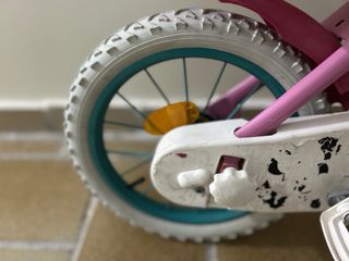 Bicicleta infantil rosa de Minnie con asiento