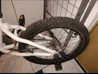 Bicicleta BMX Monty Blanca