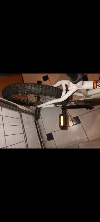 Bicicleta BMX Monty Blanca