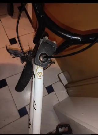 Bicicleta BMX Monty Blanca