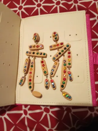 Regalo Estuche con Pendientes, Pulseras y Collar