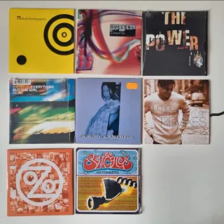 Lote de 54 cd-single. Sueltos a 2 euros la unidad.