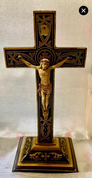 Crucifijo mesa 36cm tipo Olot y hueso, siglo XVIII