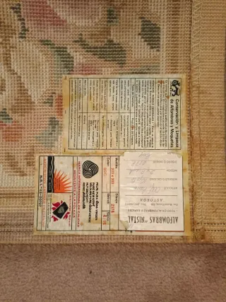 Alfombra de lana beige y rosa