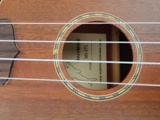 Ukelele Mahimahi con funda y afinador de pinza